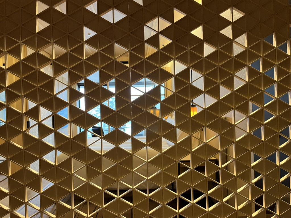 リッツカールトン日光 客室 鹿沼組子の仕切り(プライバシー配慮)