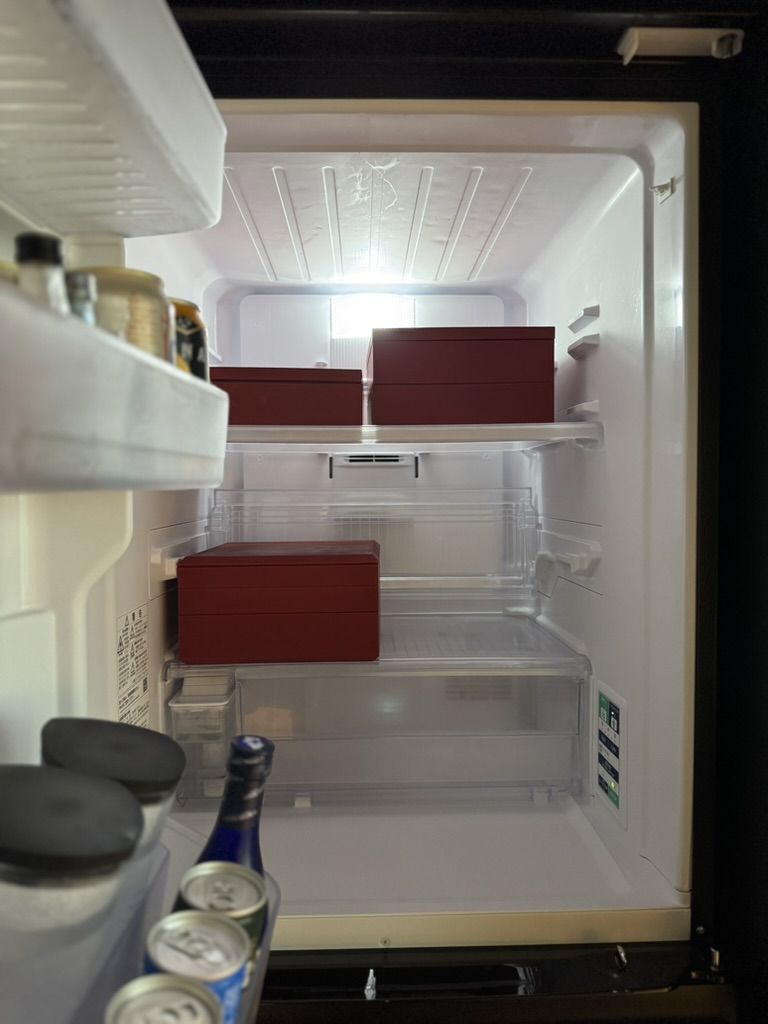 星のや沖縄 客室冷蔵庫に入っているギャザリングサービスの重箱