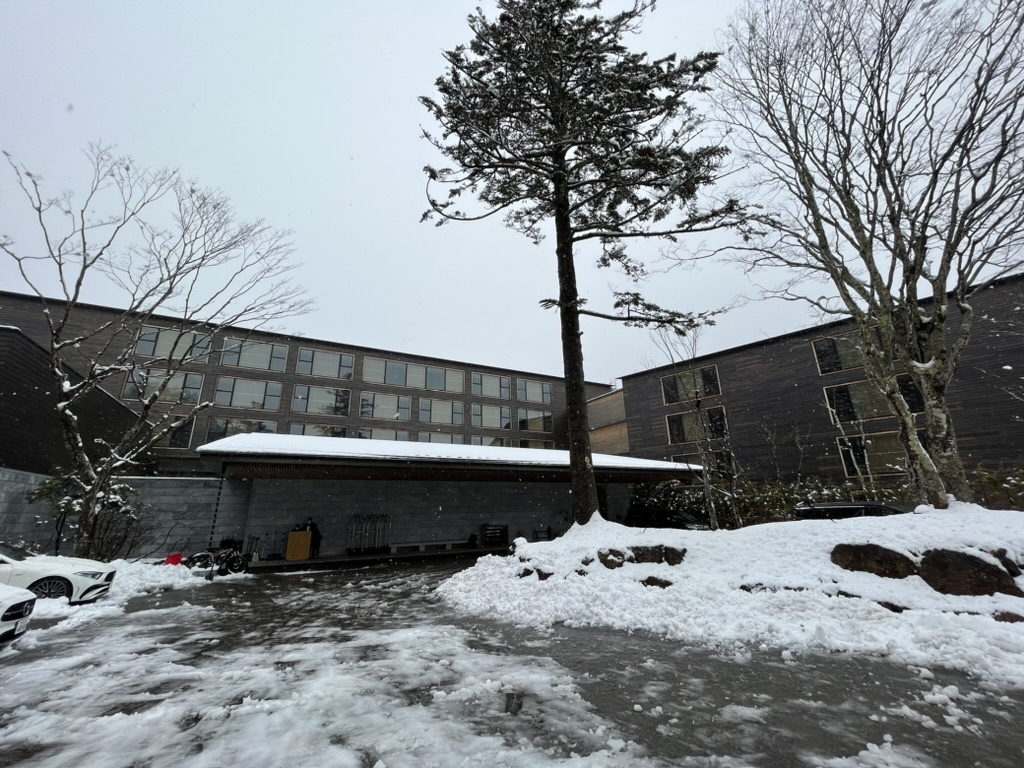 リッツカールトン日光 4月の雪景色 エントランス