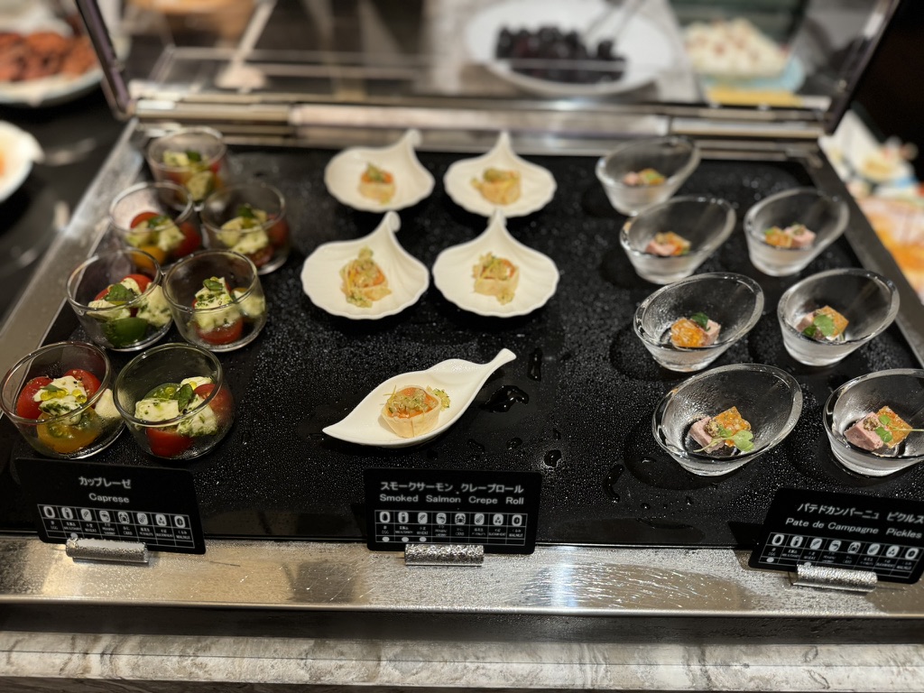 長崎マリオット ラウンジ オードブル スモークサーモン カプレーゼ