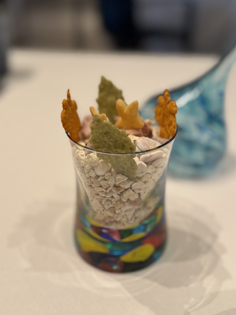 星のや沖縄 ダイニング 前菜 一口サイズの揚げ物