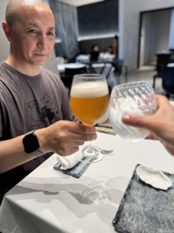 星のや沖縄 ダイニング ディナー乾杯 オリオンザプレミアムと炭酸水