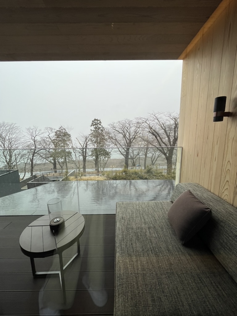 リッツカールトン日光 客室バルコニーからの眺め(中禅寺湖)