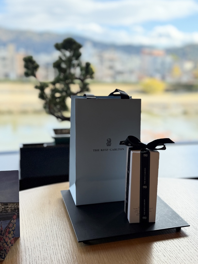 リッツカールトン京都オリジナルフレグランス「RCK」のルームスプレーの箱