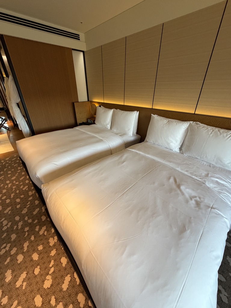 リッツ・カールトン京都のツインベッドルーム